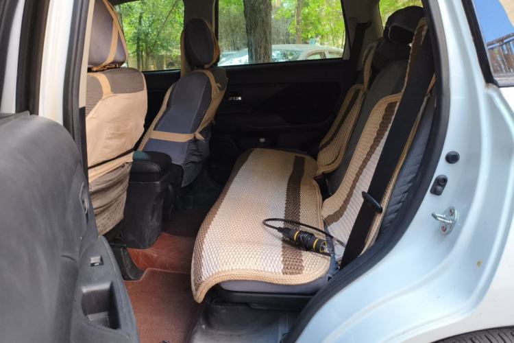 Used Mitsubishi Outlander 2021 Revised Version 2.0L Two-Wheel Drive Comfort Edition 5 Seats Left Rear Seat
