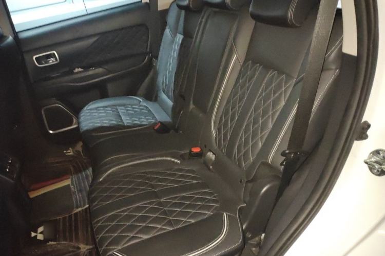 Used Mitsubishi Outlander 2021 2.4L 4x4 Zhi Xiang Edition 7 Seats Left Rear Seat