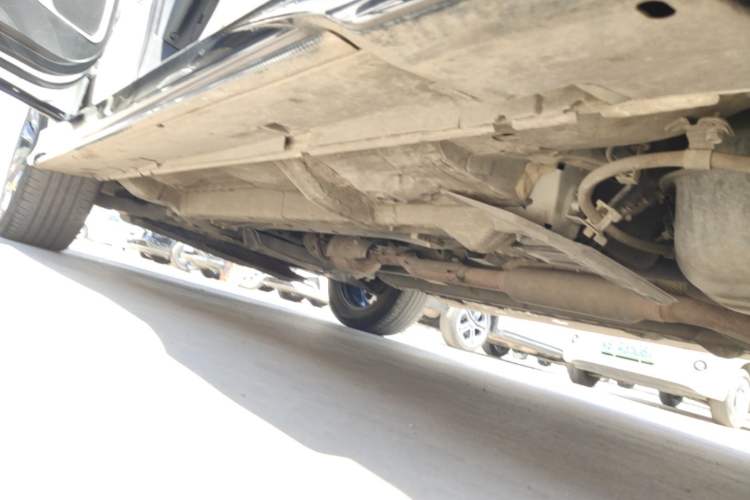 Used Mitsubishi Outlander 2021 2.4L 4x4 DynaDrive Edition 5 Seats Left Side Sill