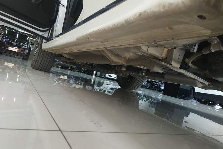 Used Mitsubishi Outlander 2021 Revised Version 2.0L Two-Wheel Drive Comfort Edition 5 Seats Left Side Sill