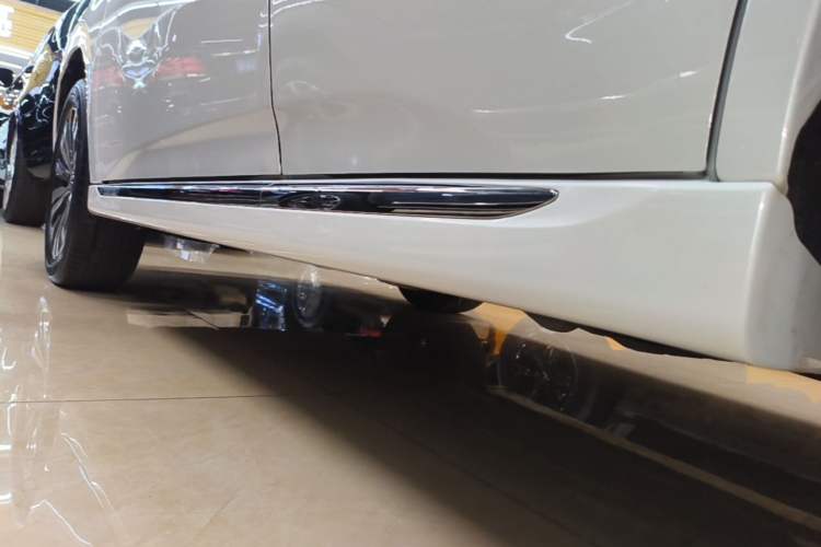 Used Mitsubishi Outlander 2021 2.4L 4x4 Zhi Xiang Edition 7 Seats Left Side Sill