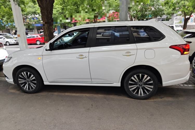 Used Mitsubishi Outlander 2021 Revised Version 2.0L Two-Wheel Drive Comfort Edition 5 Seats Left Side