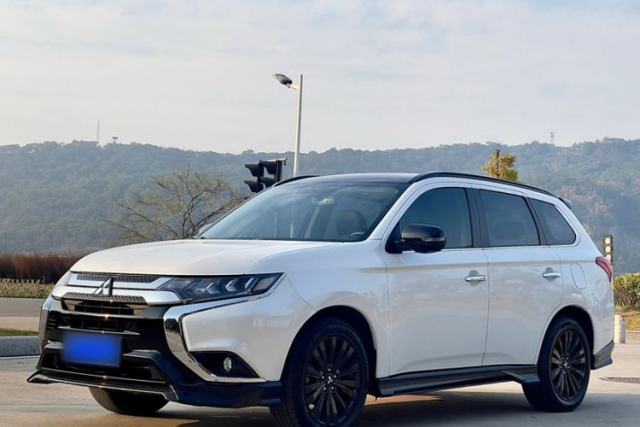 Used Mitsubishi Outlander 2021 2.4L 4x4 DynaDrive Edition 5 Seats