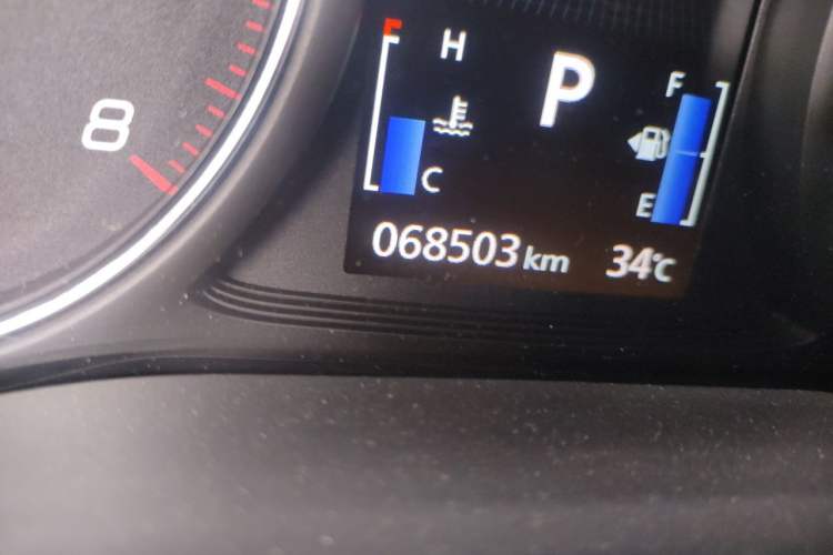 Used Mitsubishi Outlander 2021 2.4L 4x4 Zhi Xiang Edition 7 Seats Odometer Close Up