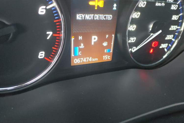 Used Mitsubishi Outlander 2021 2.4L 4x4 Comfort Edition 5 Seats Odometer Close Up
