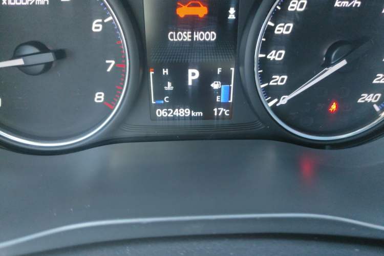 Used Mitsubishi Outlander 2021 2.4L 4x4 DynaDrive Edition 5 Seats Odometer Close Up