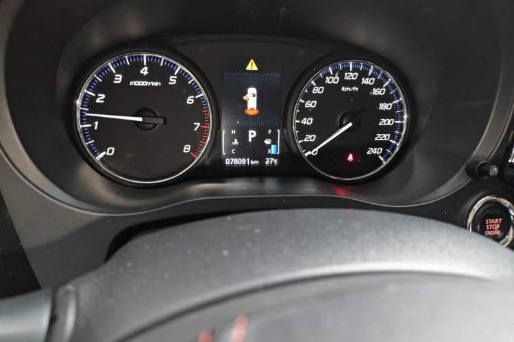 Used Mitsubishi Outlander 2021 Revised Version 2.0L Two-Wheel Drive Comfort Edition 7 Seats Odometer Close Up