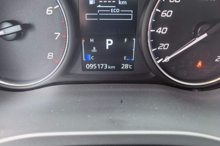 Used Mitsubishi Outlander 2021 2.4L 4x4 Zhi Xiang Edition 7 Seats Odometer Close Up