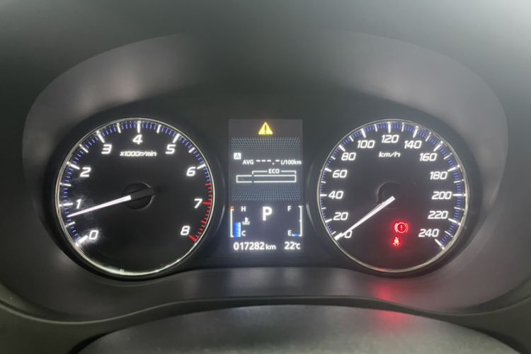 Used Mitsubishi Outlander 2021 2.0L Two-Wheel Drive Comfort Edition 7 Seats Odometer Close Up