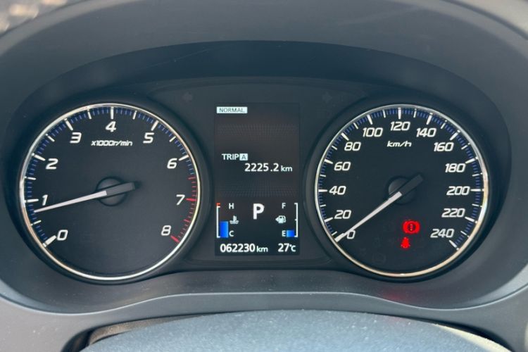 Used Mitsubishi Outlander 2021 2.4L 4x4 Zhi Xiang Edition 7 Seats Odometer Close Up