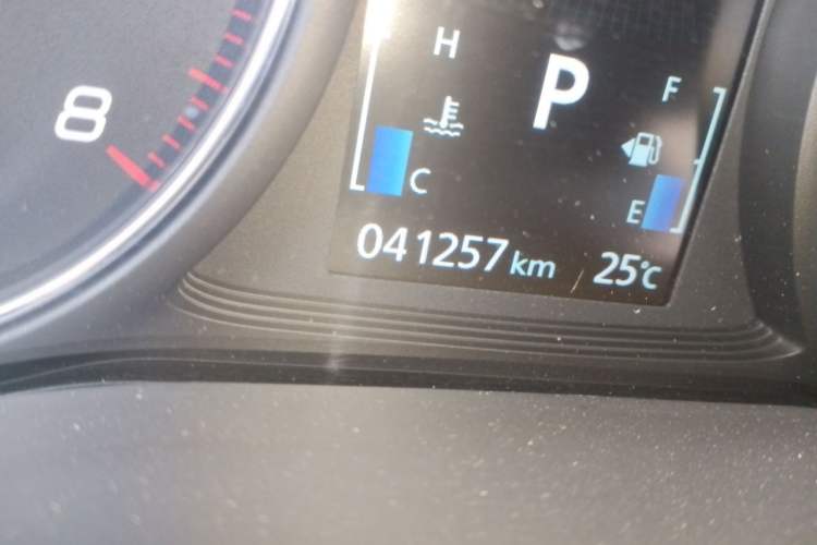 Used Mitsubishi Outlander 2021 2.4L 4x4 Zhi Xiang Edition 7 Seats Odometer Close Up