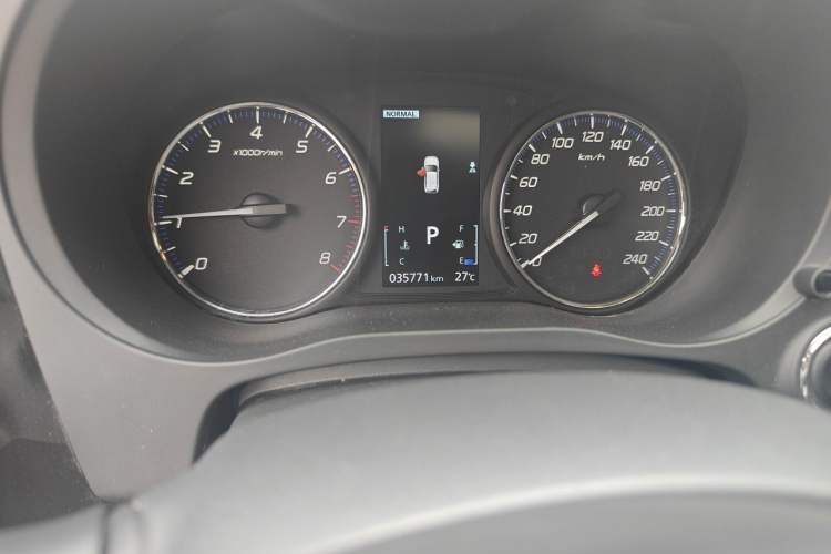 Used Mitsubishi Outlander  Odometer Close Up
