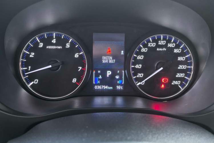 Used Mitsubishi Outlander 2021 Revised Version 2.0L Two-Wheel Drive Comfort Edition 7 Seats Odometer Close Up