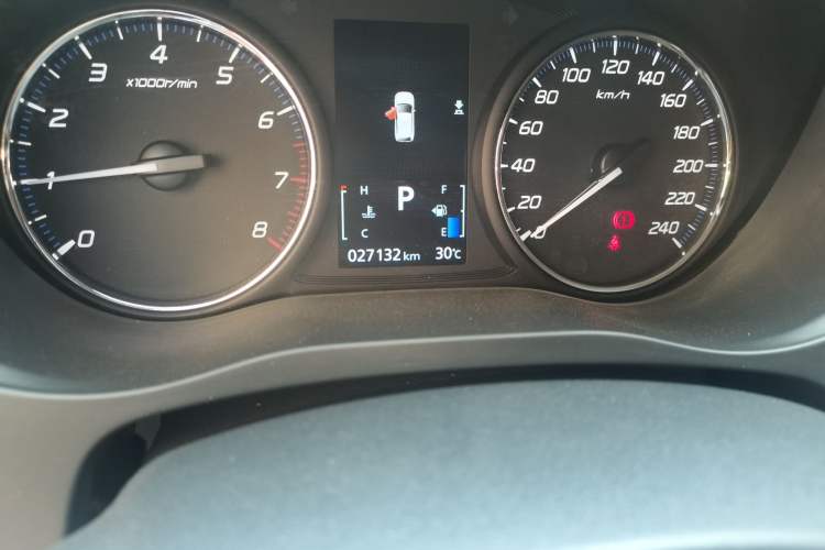 Used Mitsubishi Outlander 2021 Revised Version 2.0L Two-Wheel Drive Enjoyment Edition 5 Seats Odometer Close Up