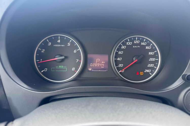 Used Mitsubishi Outlander 2021 Revised Version 2.0L Two-Wheel Drive Comfort Edition 5 Seats Odometer Close Up