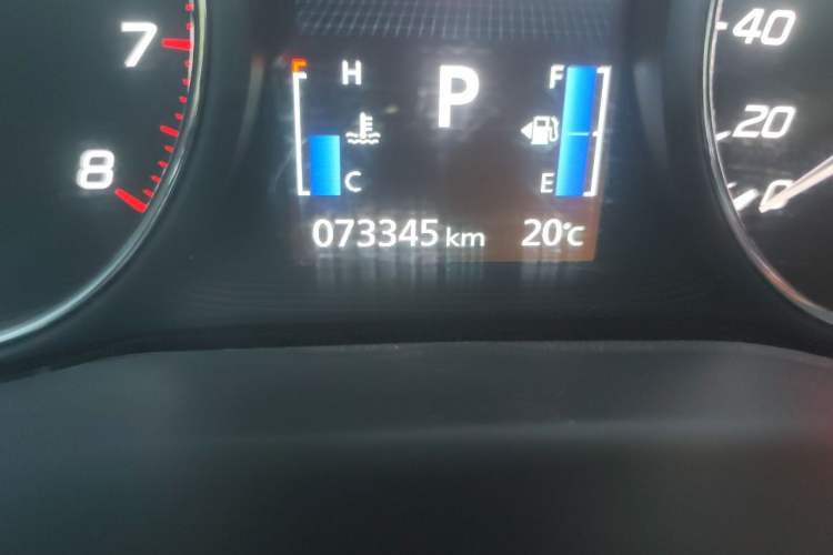 Used Mitsubishi Outlander 2021 2.4L 4x4 DynaDrive Edition 5 Seats Odometer Close Up