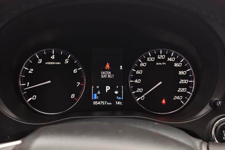 Used Mitsubishi Outlander 2021 2.0L Two-Wheel Drive Comfort Edition 7 Seats Odometer Close Up