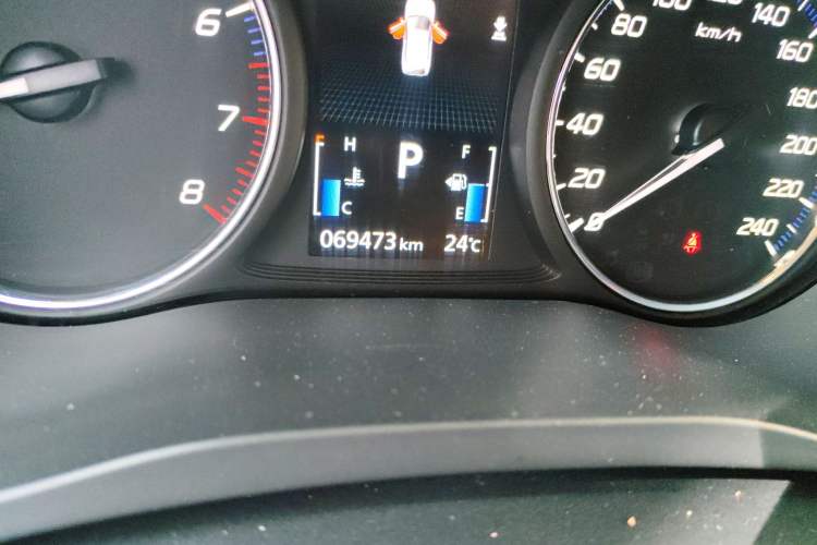 Used Mitsubishi Outlander 2021 2.4L 4x4 Zhi Xiang Edition 7 Seats Odometer Close Up