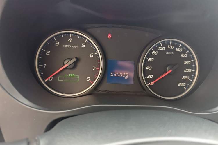 Used Mitsubishi Outlander 2021 Revised Version 2.0L Two-Wheel Drive Comfort Edition 5 Seats Odometer Close Up