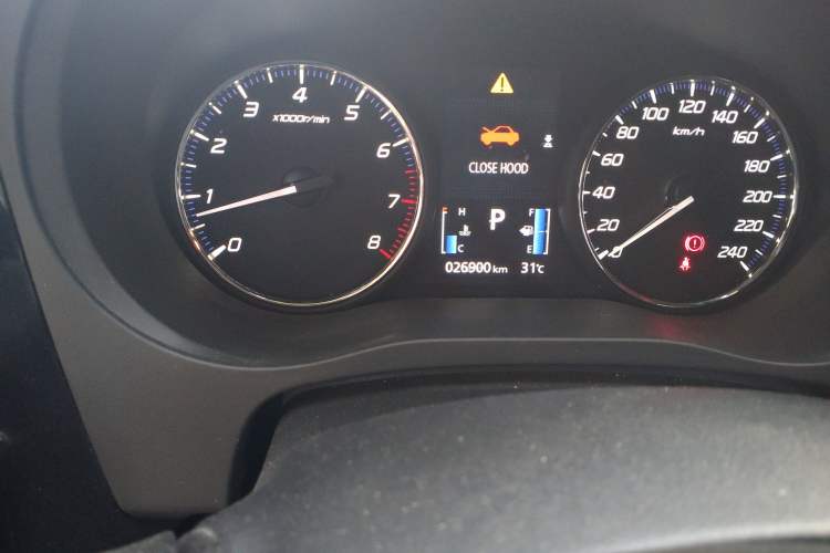 Used Mitsubishi Outlander 2021 2.0L Two-Wheel Drive Comfort Edition 5 Seats Odometer Close Up