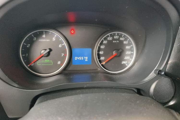 Used Mitsubishi Outlander 2021 Revised Version 2.0L Two-Wheel Drive Comfort Edition 5 Seats Odometer Close Up