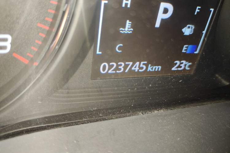 Used Mitsubishi Outlander 2021 2.4L 4x4 Zhi Xiang Edition 7 Seats Odometer Close Up
