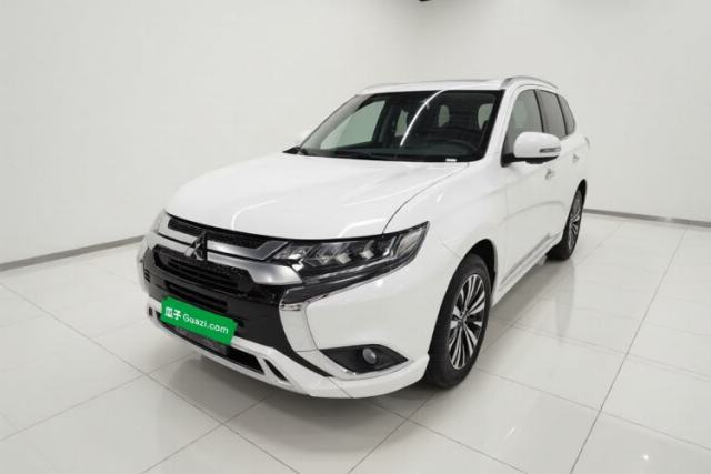 Mitsubishi Outlander 2021 2.4L 4x4 Zhi Xiang Edition 7 Seats d’occasion