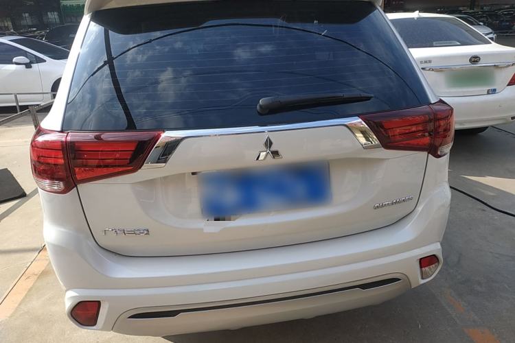 Used Mitsubishi Outlander 2021 Revised Version 2.0L Two-Wheel Drive Comfort Edition 5 Seats Rear