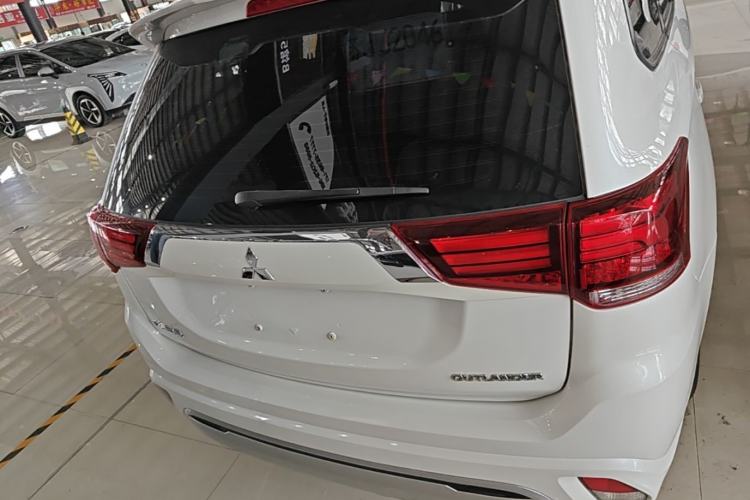 Used Mitsubishi Outlander 2021 2.0L Two-Wheel Drive Comfort Edition 5 Seats Rear