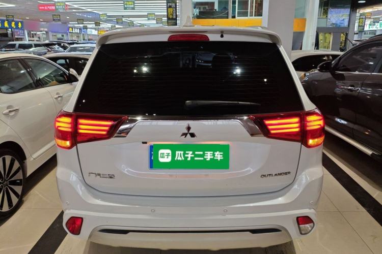 Used Mitsubishi Outlander 2021 Revised Version 2.0L Two-Wheel Drive Comfort Edition 5 Seats Rear