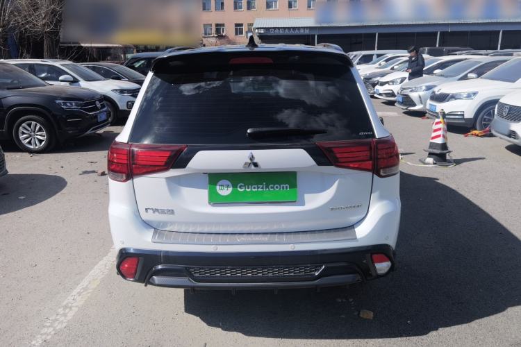 Used Mitsubishi Outlander 2021 2.4L 4x4 DynaDrive Edition 5 Seats Rear
