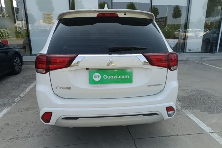 Used Mitsubishi Outlander 2021 2.0L Two-Wheel Drive Comfort Edition 7 Seats Rear