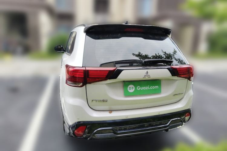 Used Mitsubishi Outlander 2021 2.4L 4x4 DynaDrive Edition 5 Seats Rear