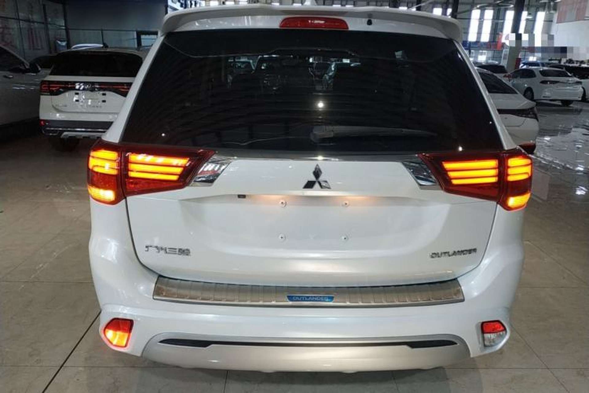 Used Mitsubishi Outlander 2021 Revised Version 2.0L Two-Wheel Drive Enjoyment Edition 5 Seats Rear