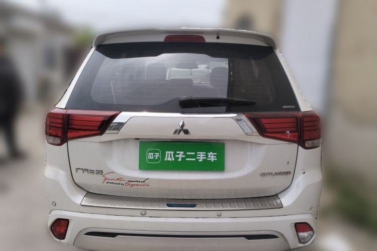 Used Mitsubishi Outlander 2021 2.4L 4x4 Zhi Xiang Edition 7 Seats Rear