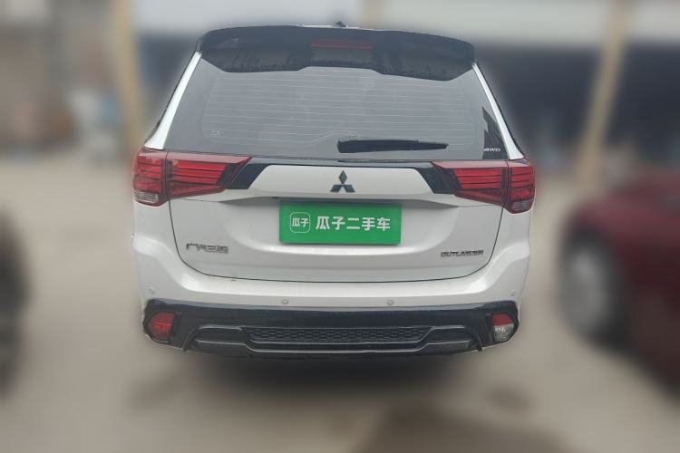 Used Mitsubishi Outlander  Rear