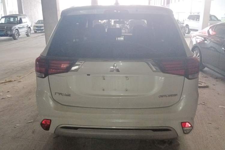 Used Mitsubishi Outlander 2021 2.0L Two-Wheel Drive Comfort Edition 5 Seats Rear