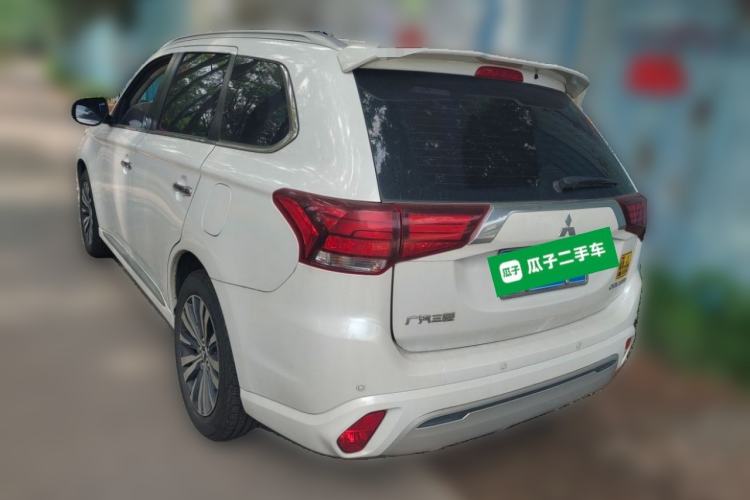 Used Mitsubishi Outlander 2021 2.4L 4x4 Zhi Xiang Edition 7 Seats Rear Left 45 Deg