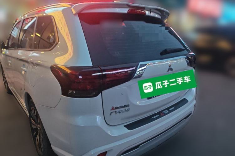 Used Mitsubishi Outlander 2021 2.0L Two-Wheel Drive Comfort Edition 5 Seats Rear Left 45 Deg