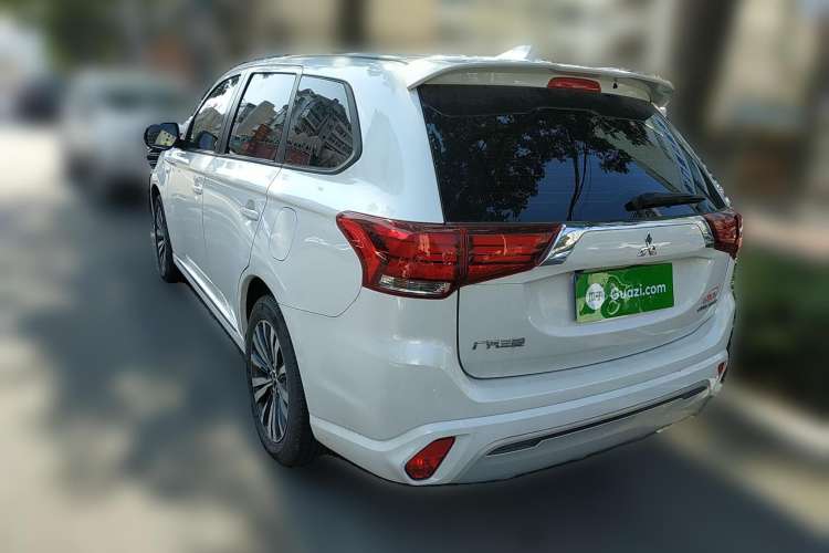 Used Mitsubishi Outlander 2021 2.0L Two-Wheel Drive Comfort Edition 5 Seats Rear Left 45 Deg