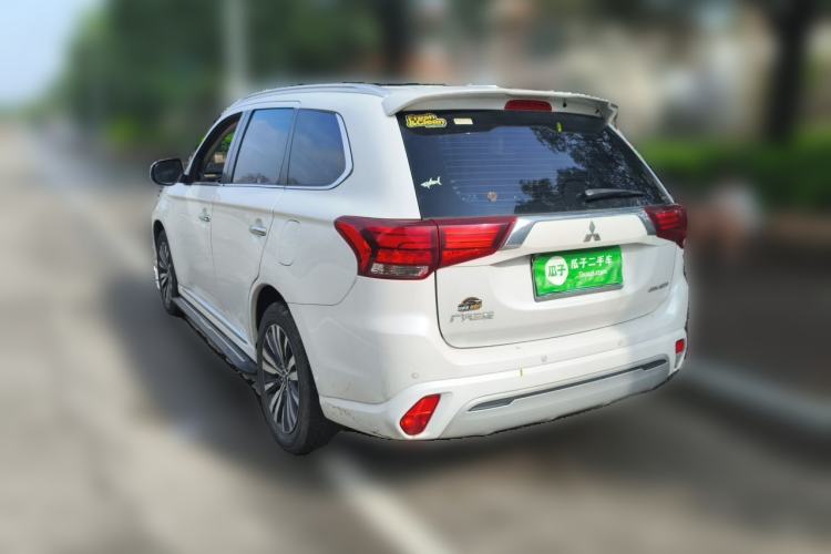 Used Mitsubishi Outlander 2021 2.4L 4x4 Comfort Edition 5 Seats Rear Left 45 Deg