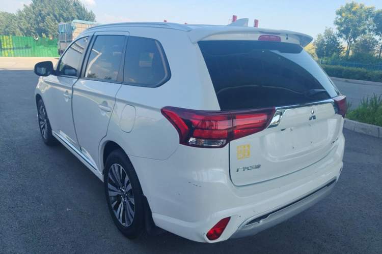 Used Mitsubishi Outlander 2021 2.0L Two-Wheel Drive Comfort Edition 5 Seats Rear Left 45 Deg