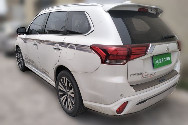 Used Mitsubishi Outlander 2021 2.4L 4x4 Zhi Xiang Edition 7 Seats Rear Left 45 Deg