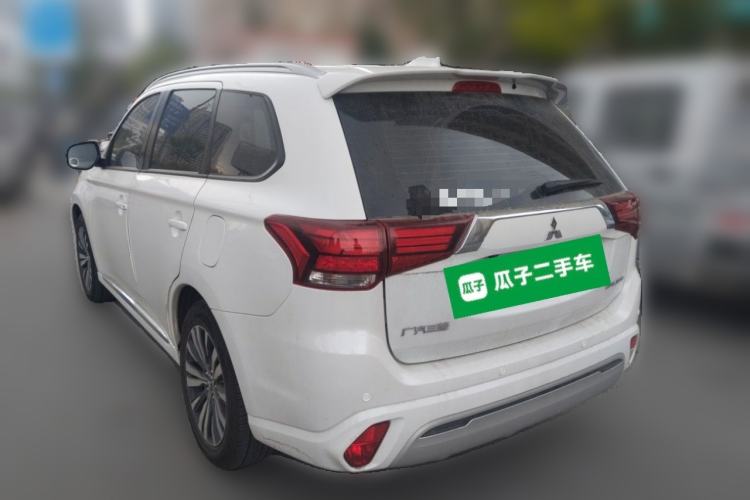 Used Mitsubishi Outlander 2021 2.0L Two-Wheel Drive Comfort Edition 7 Seats Rear Left 45 Deg