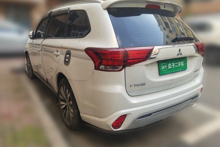 Used Mitsubishi Outlander 2021 2.0L Two-Wheel Drive Comfort Edition 5 Seats Rear Left 45 Deg