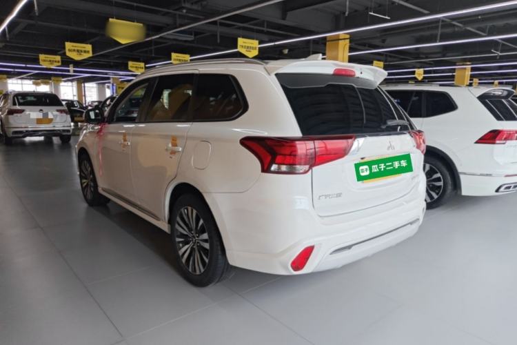 Used Mitsubishi Outlander 2021 2.0L Two-Wheel Drive Comfort Edition 5 Seats Rear Left 45 Deg