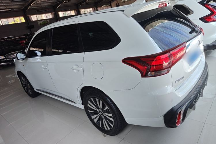 Used Mitsubishi Outlander 2021 2.0L Two-Wheel Drive Comfort Edition 5 Seats Rear Left 45 Deg