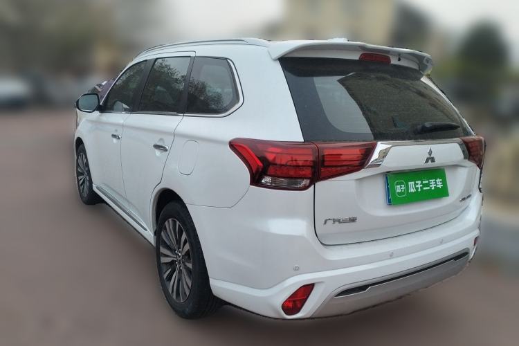 Used Mitsubishi Outlander 2021 2.4L 4x4 Zhi Xiang Edition 7 Seats Rear Left 45 Deg