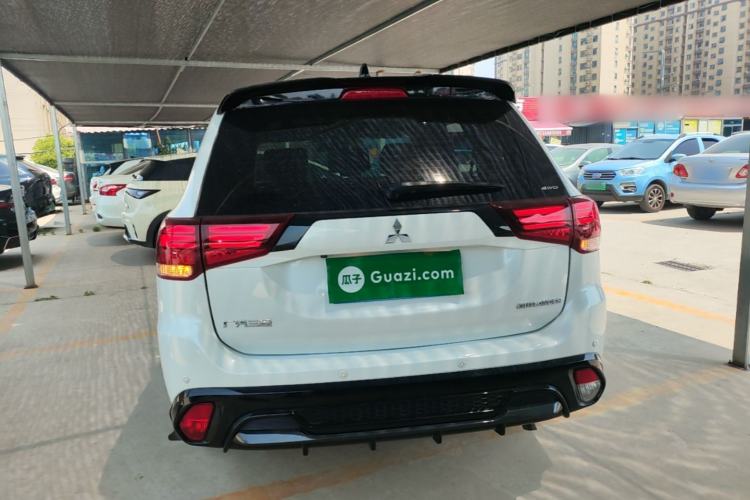 Used Mitsubishi Outlander 2021 2.4L 4x4 DynaDrive Edition 5 Seats Rear