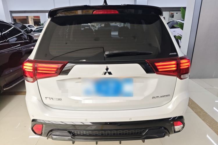 Used Mitsubishi Outlander 2021 2.4L 4x4 DynaDrive Edition 5 Seats Rear